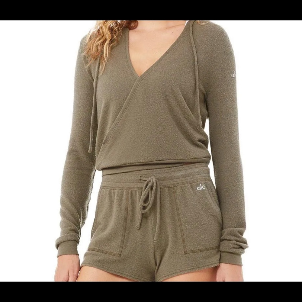 Alo Yoga Hoodie ships same day